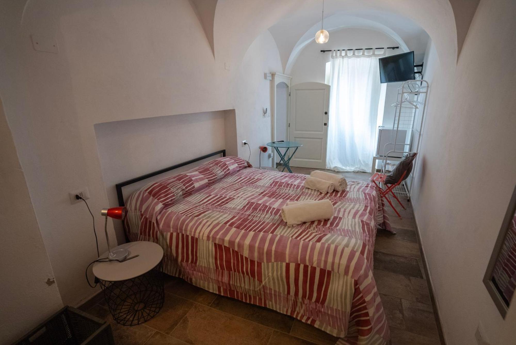 Sardinian Gallery Domus Bosa Room photo