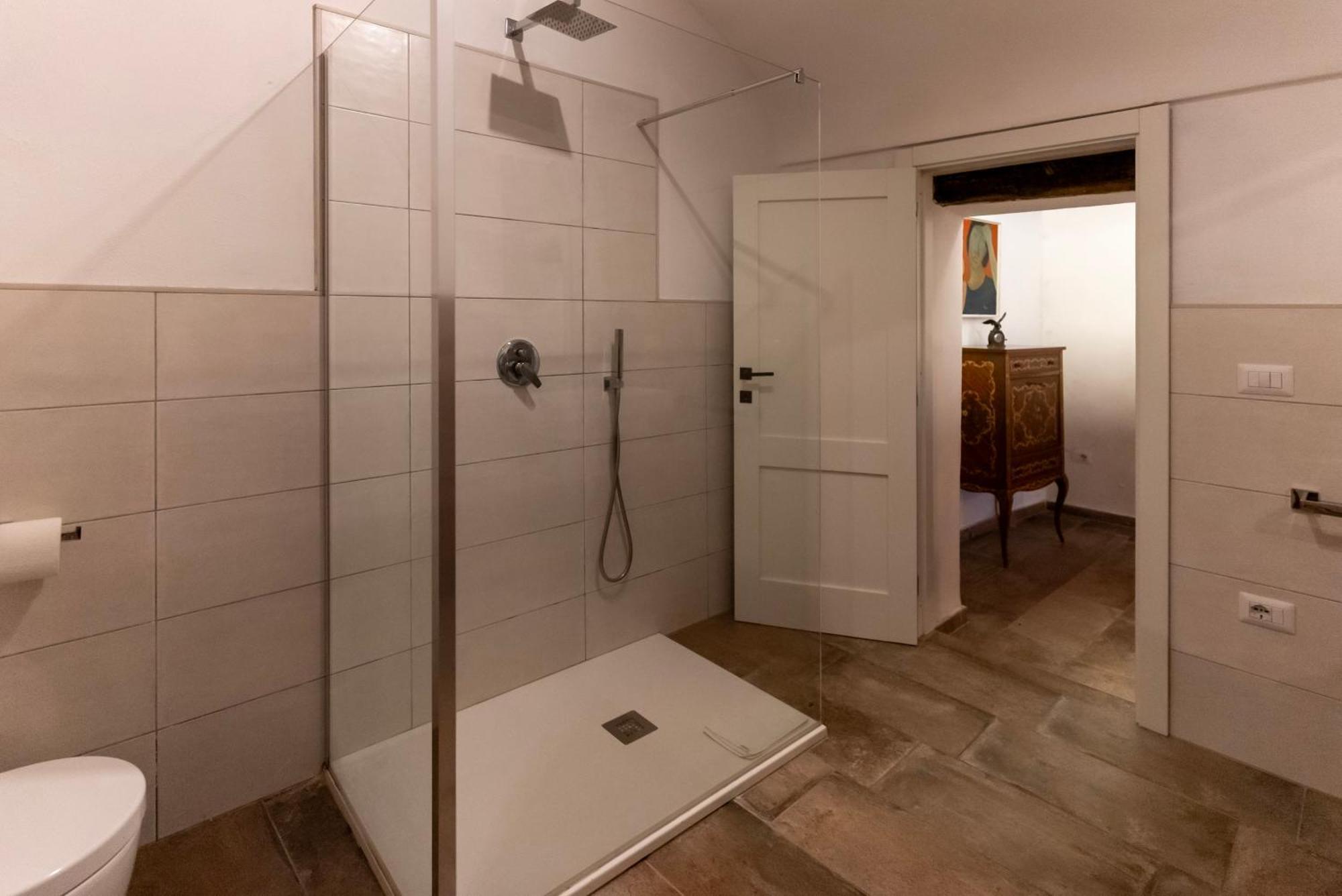Sardinian Gallery Domus Bosa Room photo